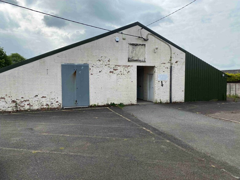 Station Rd, Polegate à louer - Photo de l’immeuble – Image 1 sur 11