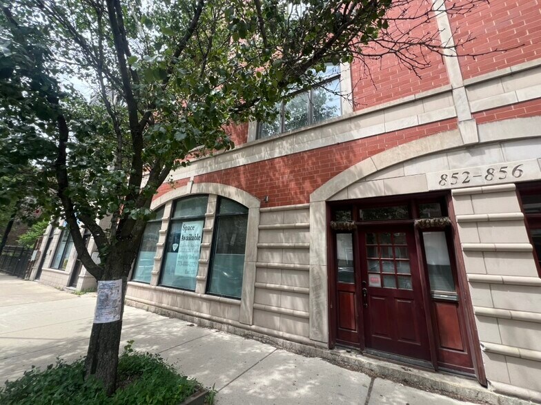 852-856 N Damen Ave, Chicago, IL à louer - Photo de l’immeuble – Image 2 sur 13
