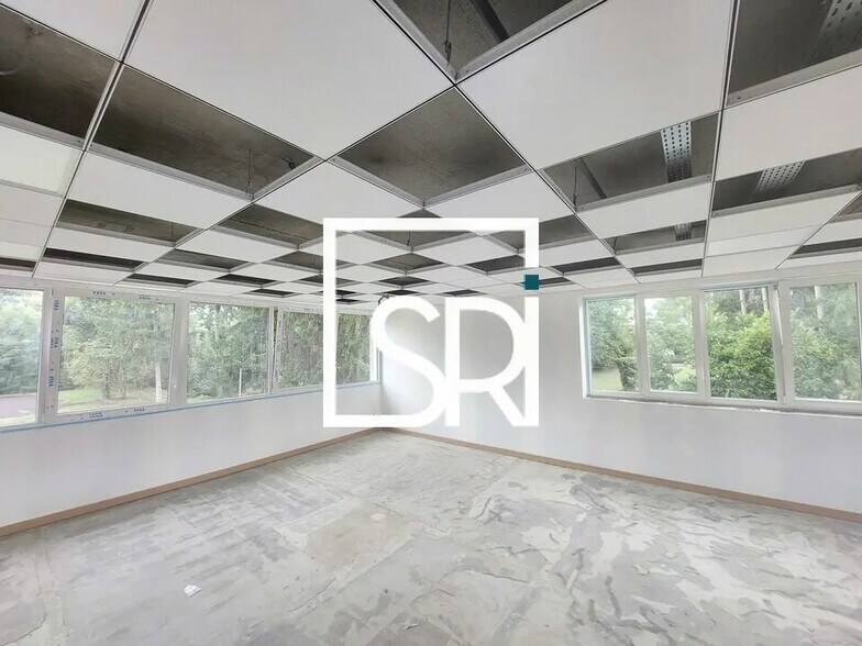 Bureau dans Clermont-Ferrand à louer - Photo de l’immeuble – Image 1 sur 10