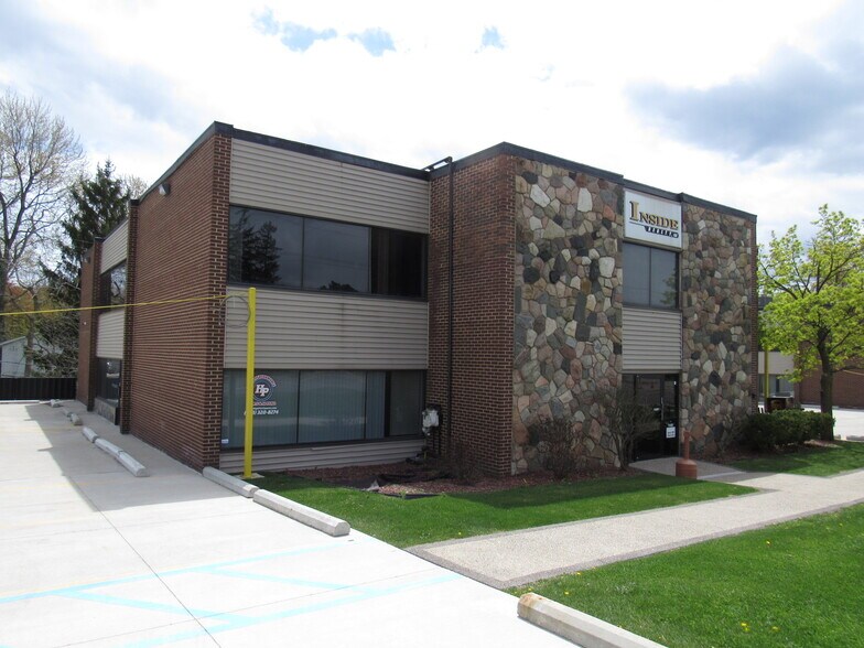 1877 Orchard Lake Rd, Bloomfield Township, MI à vendre - Photo de l’immeuble – Image 3 sur 67