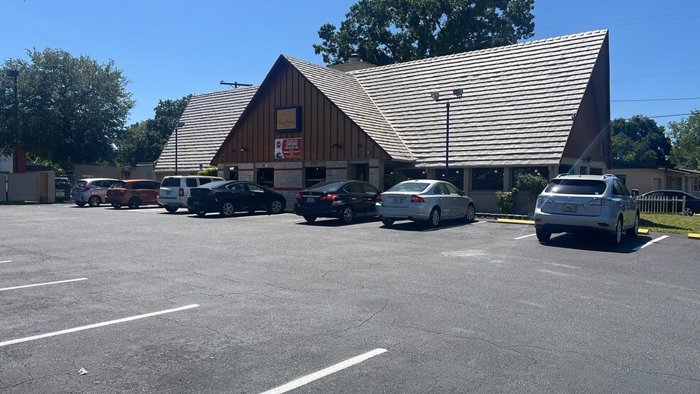 3501 E Busch Blvd, Tampa, FL à vendre - Photo de l’immeuble – Image 2 sur 12