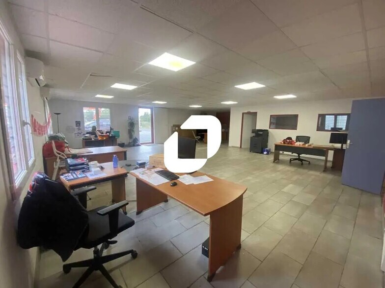 Local d’activités dans Saint-Médard-en-Jalles à louer - Photo intérieure – Image 3 sur 6