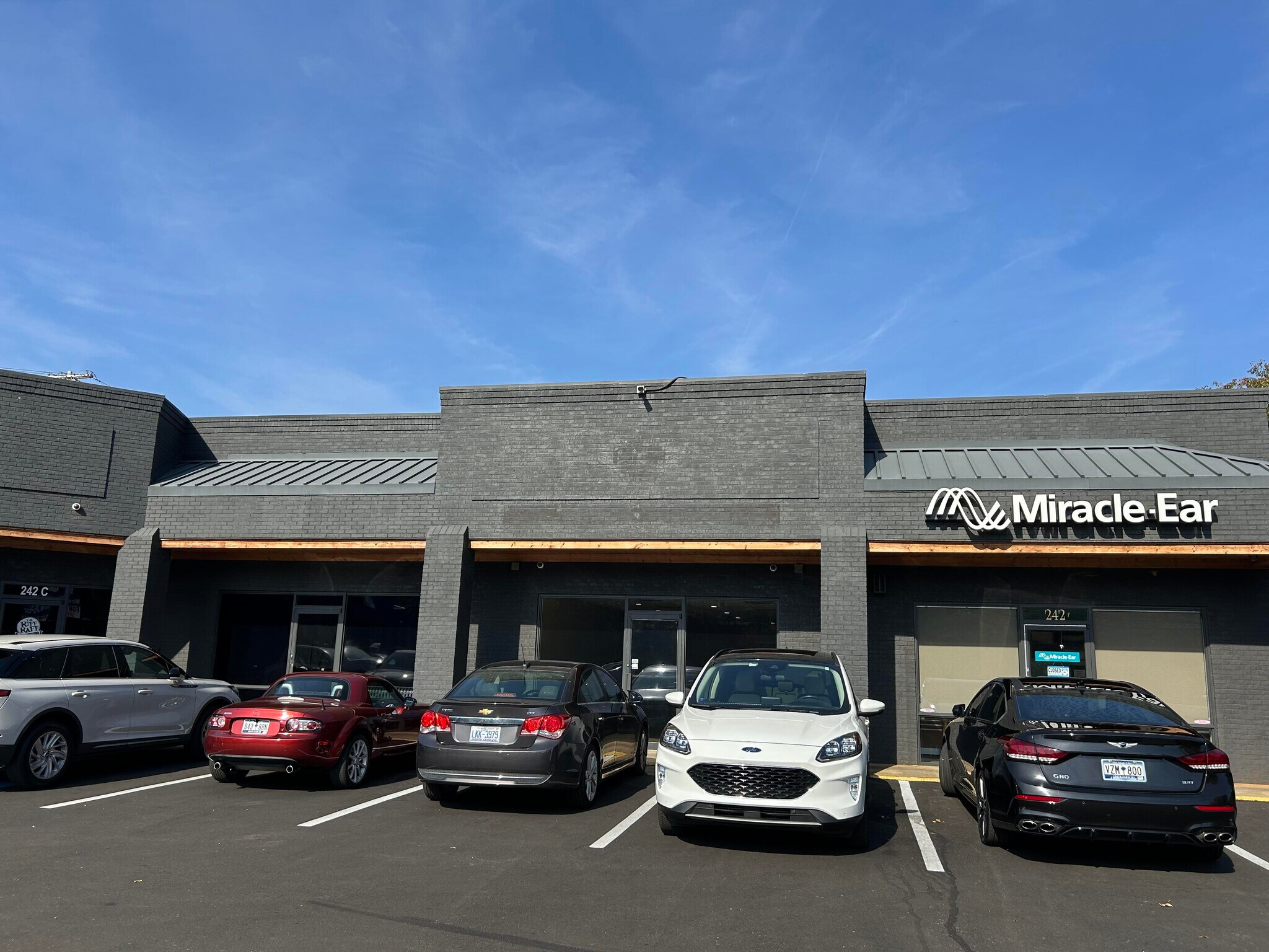 242 W Wade Hampton Blvd, Greer, SC à louer Photo de l’immeuble– Image 1 sur 5