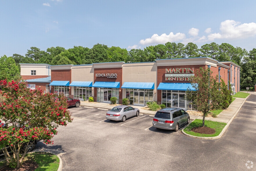 301 Village Ave, Yorktown, VA à louer - Photo de l’immeuble – Image 2 sur 4