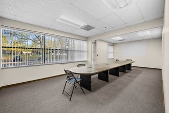 44099 Plymouth Oaks Blvd, Plymouth, MI à louer Photo intérieure– Image 1 sur 5