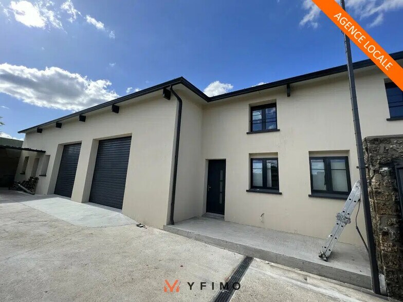 Local d'activités dans Les Mureaux à vendre - Photo de l’immeuble – Image 1 sur 10