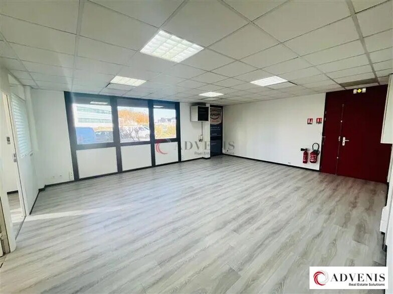 Bureau dans Mérignac à louer - Photo de l’immeuble – Image 3 sur 11