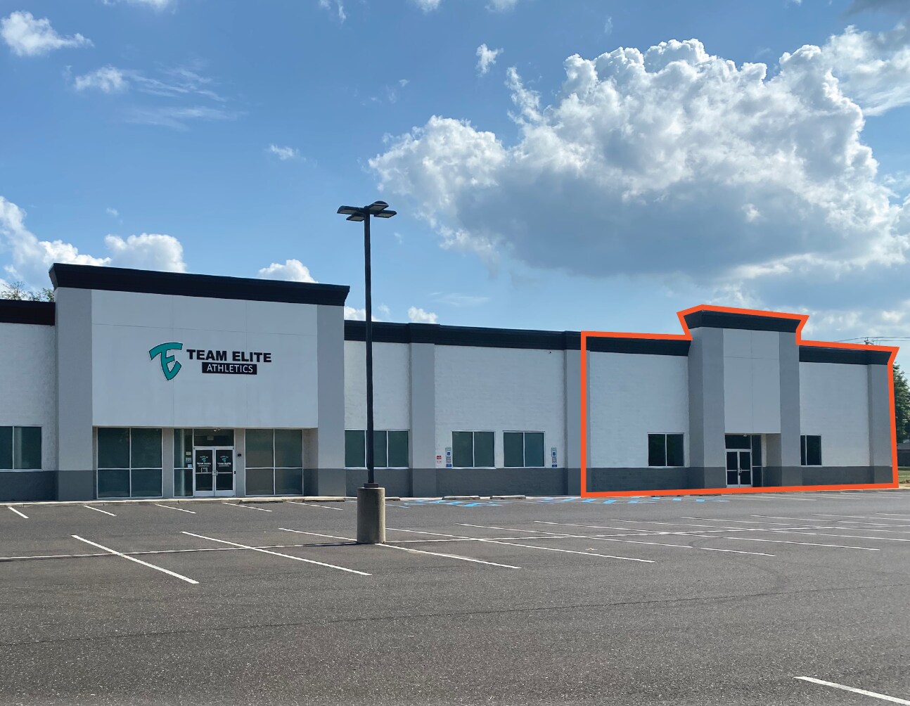 84 Haddon Ave, West Berlin, NJ à louer Photo principale– Image 1 sur 3