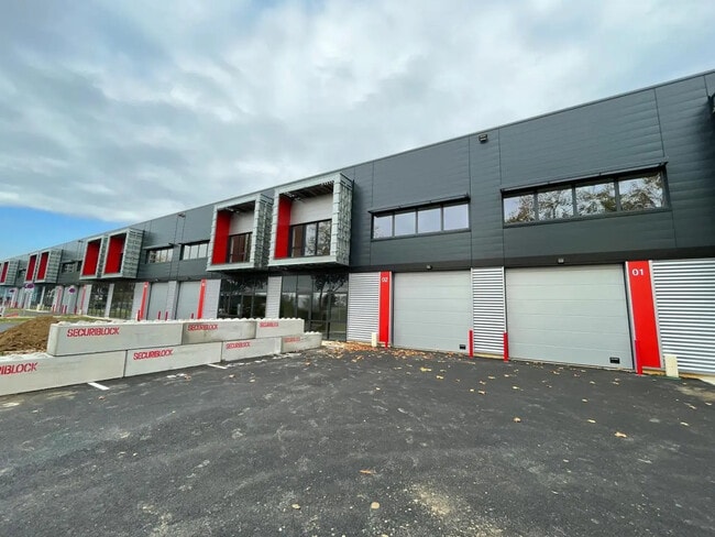 Plus de détails pour Bureau, Local d'activités à louer