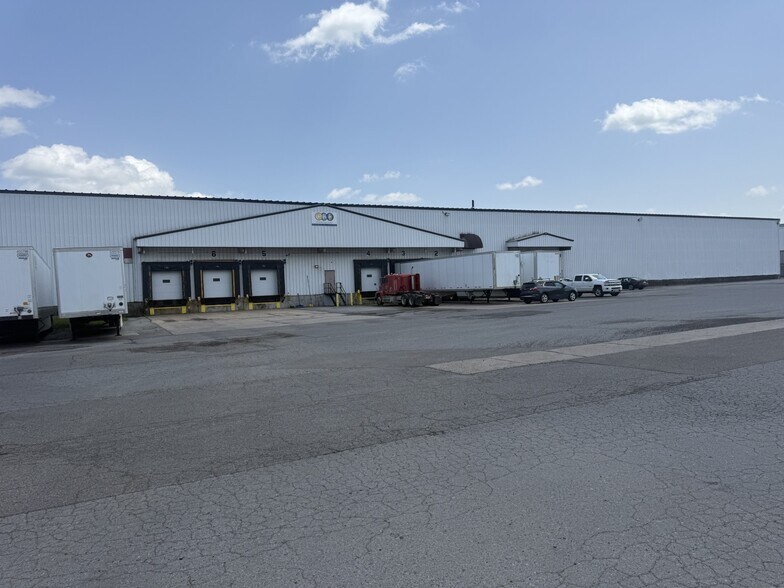 1850 Route 57, Fulton, NY à louer - Photo de l’immeuble – Image 3 sur 5