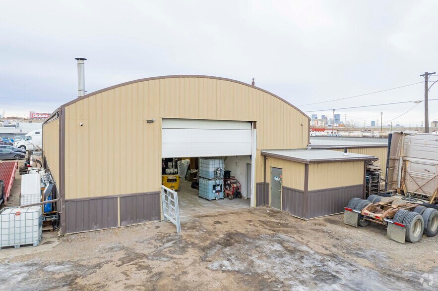 4041 Ogden Rd SE, Calgary, AB à louer - Photo de l’immeuble – Image 2 sur 7