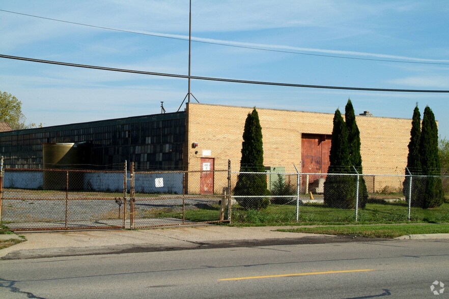 8701 Grinnell St, Detroit, MI à vendre - Photo de l’immeuble – Image 3 sur 82