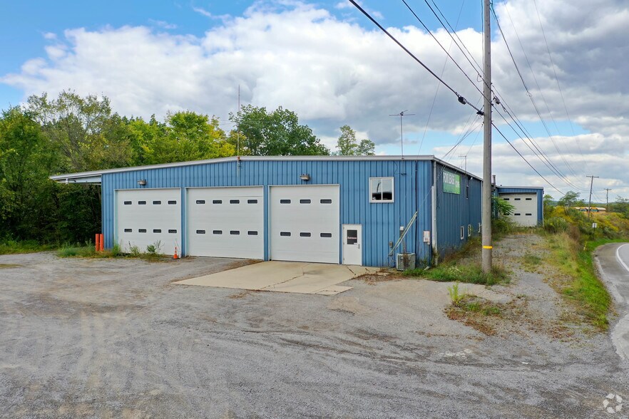 2470 Evans City Rd, Harmony, PA à louer - Photo de l’immeuble – Image 3 sur 12