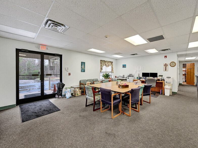 124 Samaritans Ridge Rd, Elkin, NC à vendre - Photo intérieure – Image 3 sur 15