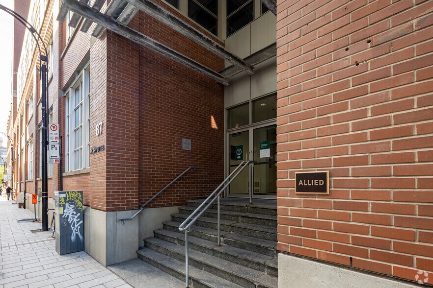 87 Rue Prince, Montréal, QC à louer - Photo de l’immeuble – Image 3 sur 4