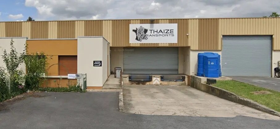 Local d’activités dans Saint-Martin-sur-le-Pré à louer - Photo de l’immeuble – Image 1 sur 2