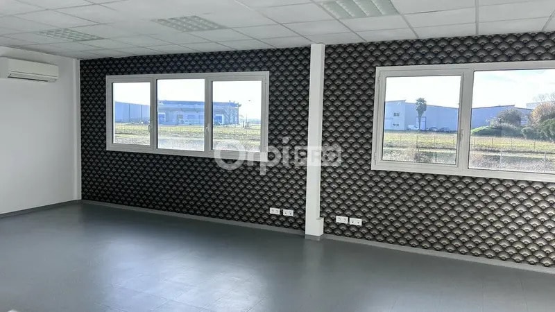 Bureau dans Sauvagnon à vendre - Photo de l’immeuble – Image 2 sur 18