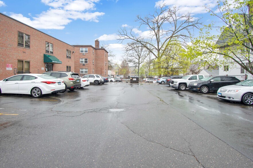 609 Farmington Ave, Hartford, CT à louer - Photo de l’immeuble – Image 3 sur 29