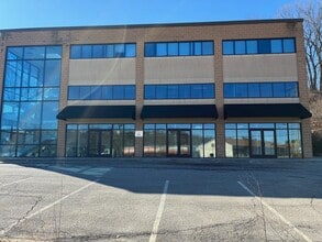 125 Warrendale Bayne Rd, Warrendale, PA à louer Photo de l’immeuble– Image 1 sur 6
