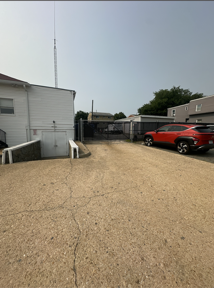 1611 S Walter Reed Dr, Arlington, VA à louer - Photo de l’immeuble – Image 1 sur 11