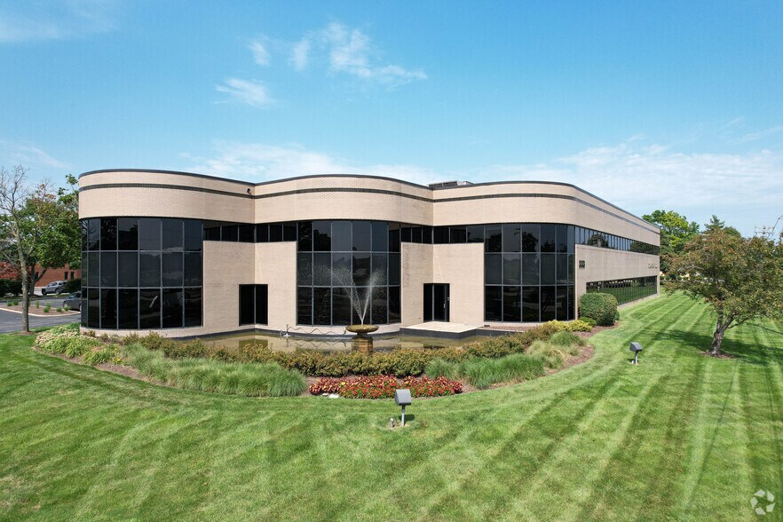 333 Salem Pl, Fairview Heights, IL à vendre - Photo de l’immeuble – Image 1 sur 4