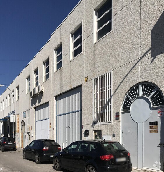 Industriel/Logistique dans Alcorcón, Madrid à vendre - Photo de l’immeuble – Image 2 sur 7