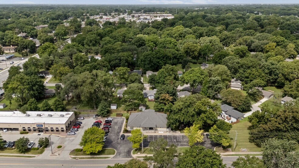7410 Switzer, Shawnee, KS à vendre - Photo de l’immeuble – Image 2 sur 10