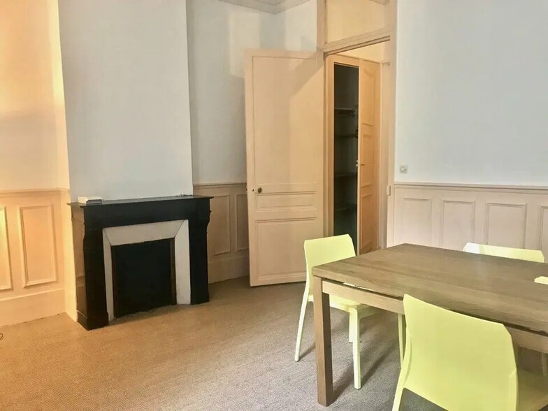 Bureau dans Paris à vendre - Photo de l’immeuble – Image 2 sur 4