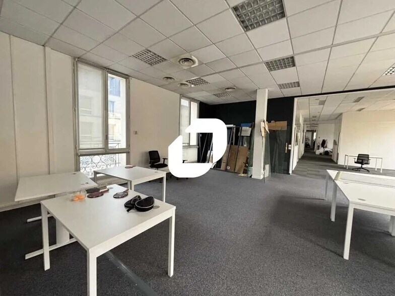 Bureau dans Bordeaux à louer - Photo de l’immeuble – Image 1 sur 13