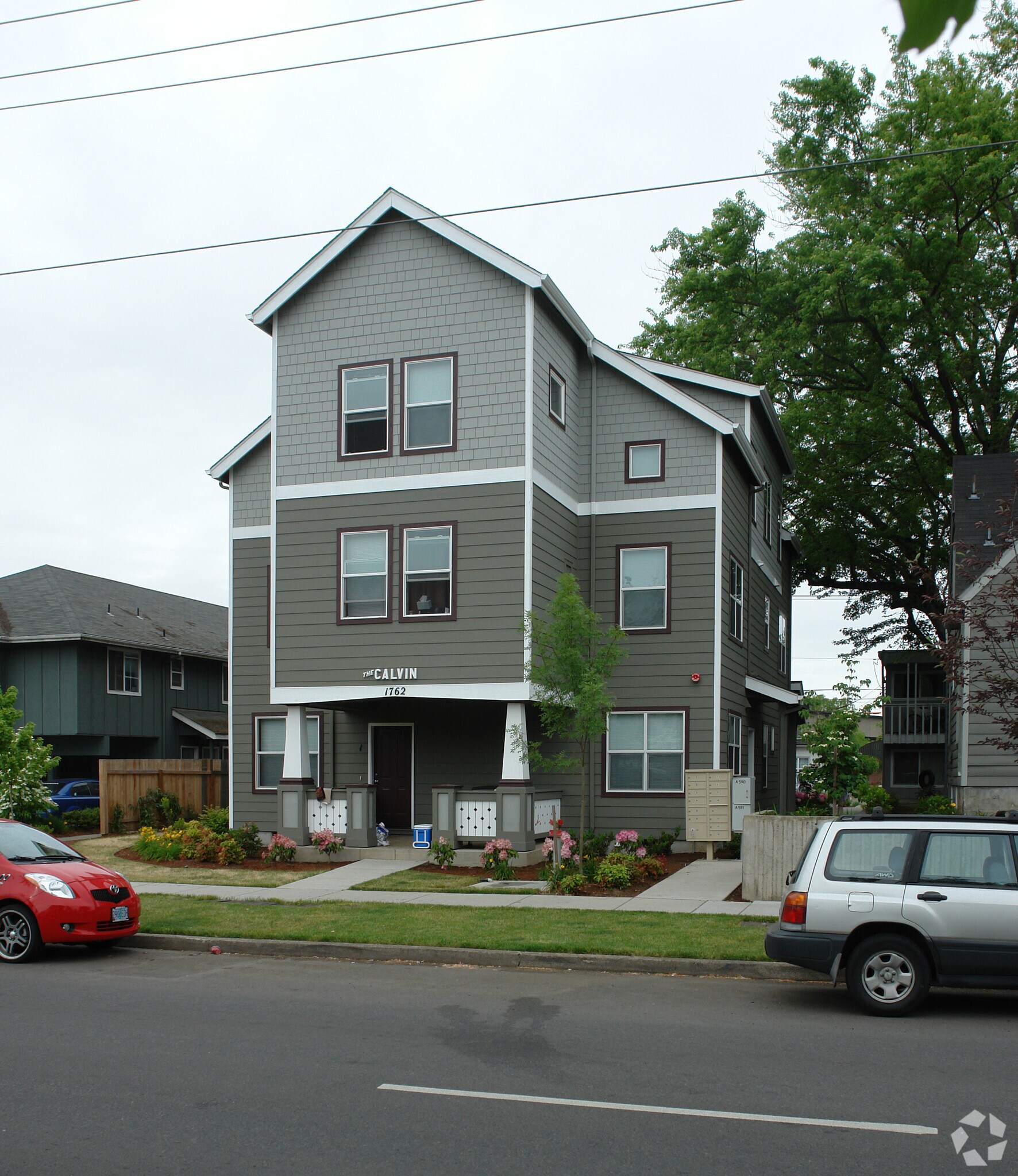 1762 Hilyard St, Eugene, OR à vendre Photo principale– Image 1 sur 3