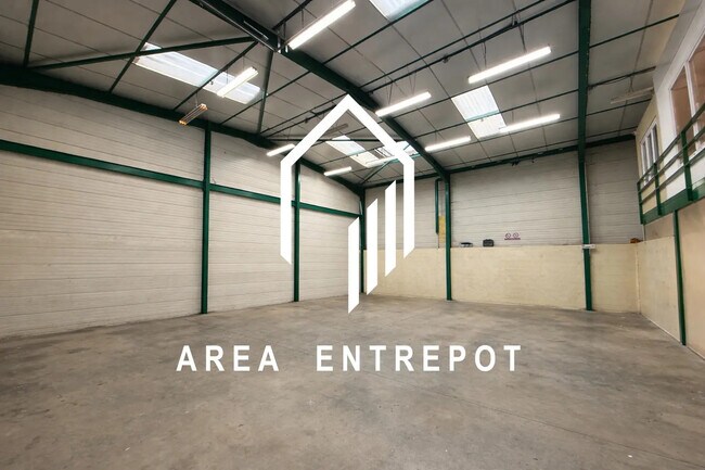 Plus de détails pour Local d'activités à louer