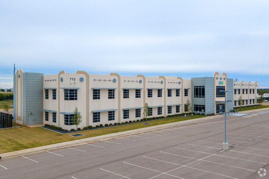 715 NE 122nd St, Oklahoma City, OK à louer - Photo de l’immeuble – Image 1 sur 5