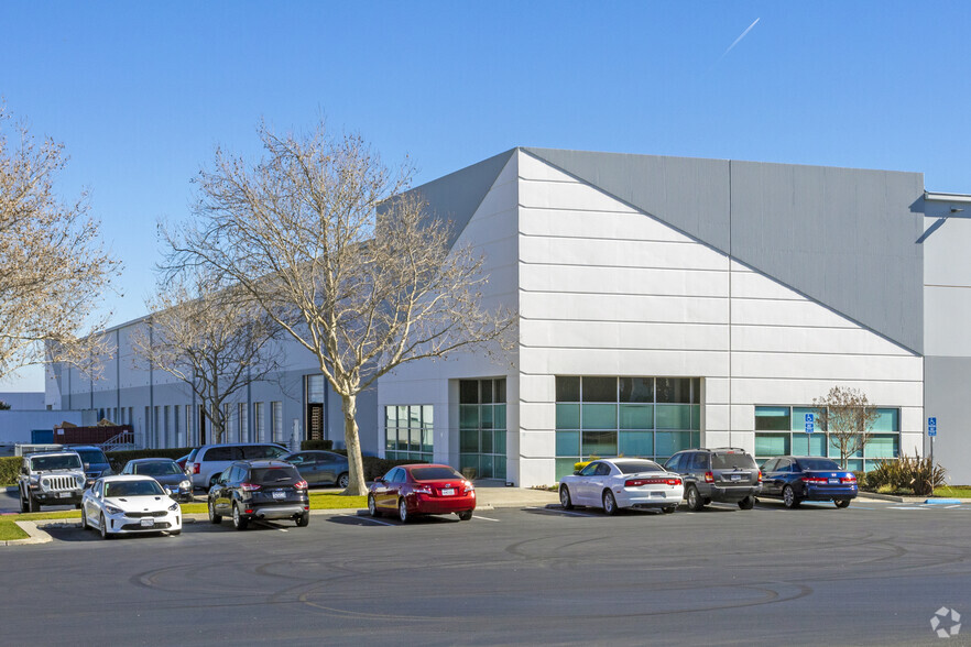 18520 Stanford Rd, Tracy, CA à louer - Photo de l’immeuble – Image 1 sur 5