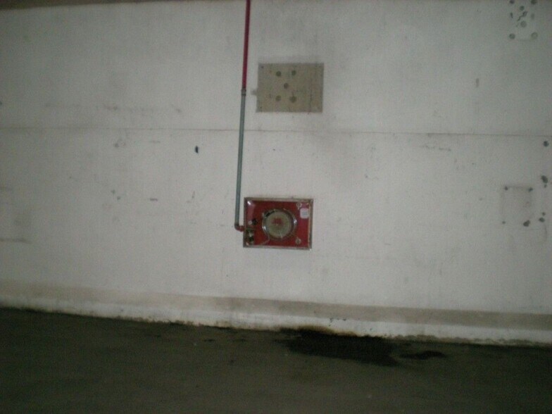 Calle la Red Veintisiete, 21, Alcalá de Guadaíra, Sevilla à louer - Photo de l’immeuble – Image 2 sur 10