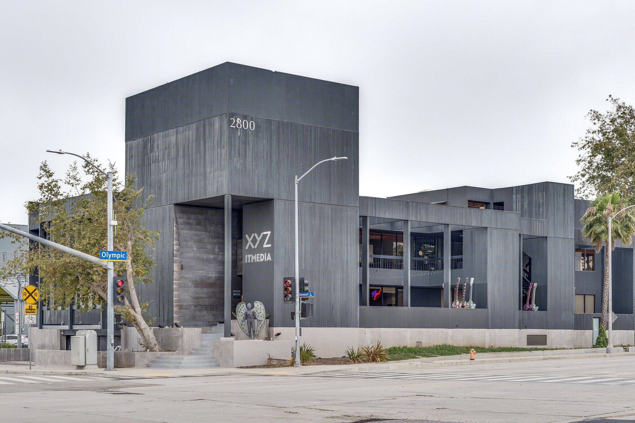2800 W Olympic Blvd, Santa Monica, CA à louer Photo principale– Image 1 sur 25