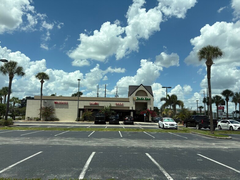 1301 Florida Mall Ave, Orlando, FL à louer - Photo de l’immeuble – Image 3 sur 4