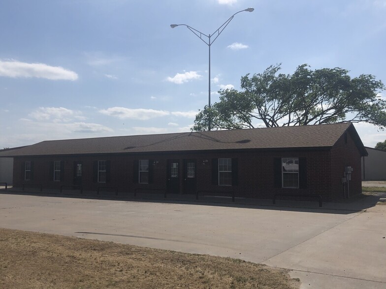3012 S Highway 174, Cleburne, TX à louer - Photo principale – Image 1 sur 12