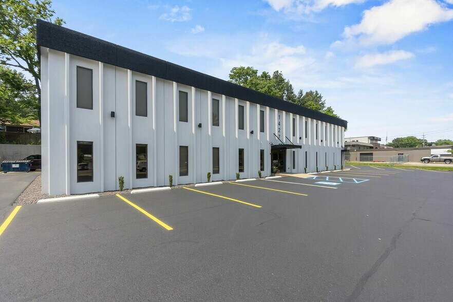 1427 Thomas Dr, Cape Girardeau, MO à vendre - Photo de l’immeuble – Image 2 sur 16