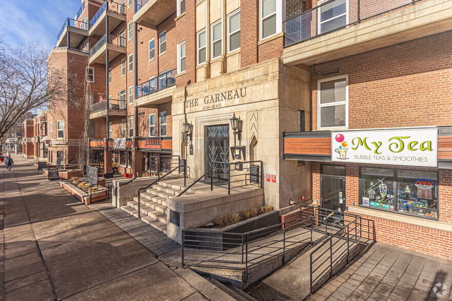 10736 82nd Ave NW, Edmonton, AB à louer - Photo de l’immeuble – Image 3 sur 5