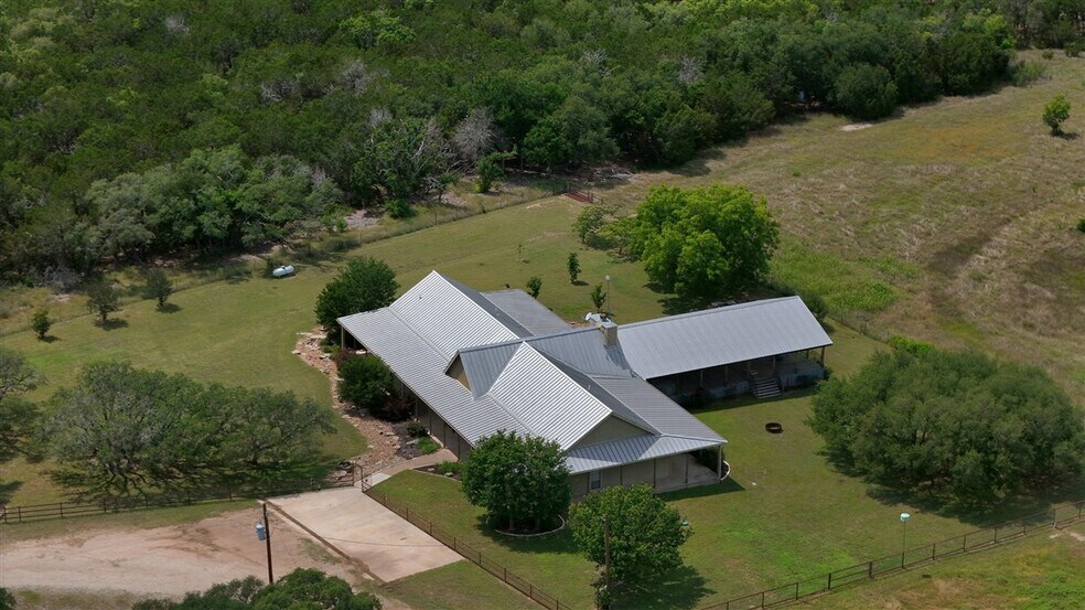 3227 Farm to Market 1174 rd, Bertram, TX à vendre - Photo de l’immeuble – Image 3 sur 91