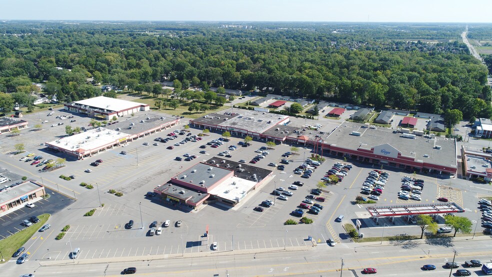 6302-6770 E State Blvd, Fort Wayne, IN à louer - Photo de l’immeuble – Image 1 sur 6
