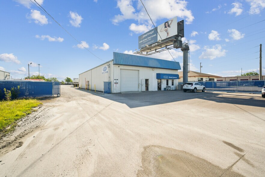 2710 S Combee Rd, Lakeland, FL à louer - Photo de l’immeuble – Image 3 sur 18
