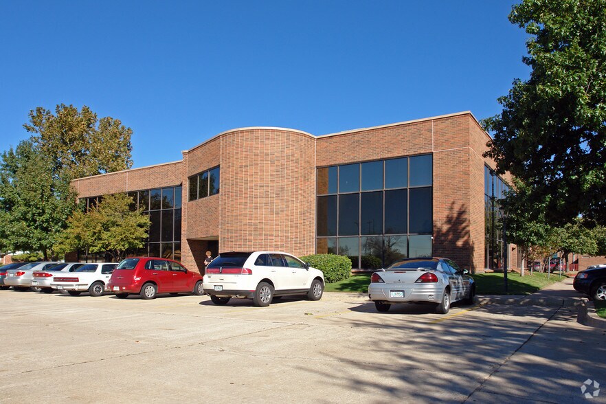 3232 W Britton Rd, Oklahoma City, OK à louer - Photo de l’immeuble – Image 2 sur 10