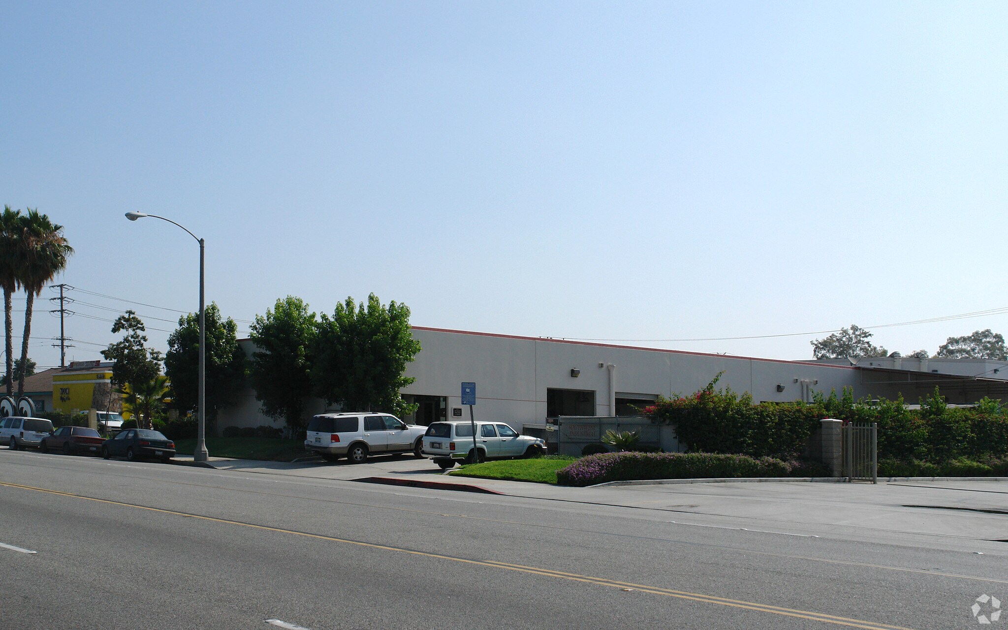 10826 Norwalk Blvd, Santa Fe Springs, CA à louer Photo principale– Image 1 sur 3