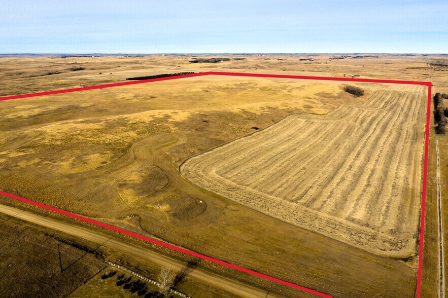8024 97th Avenue Northeast, Bismarck, ND à vendre - Photo de l’immeuble – Image 2 sur 21