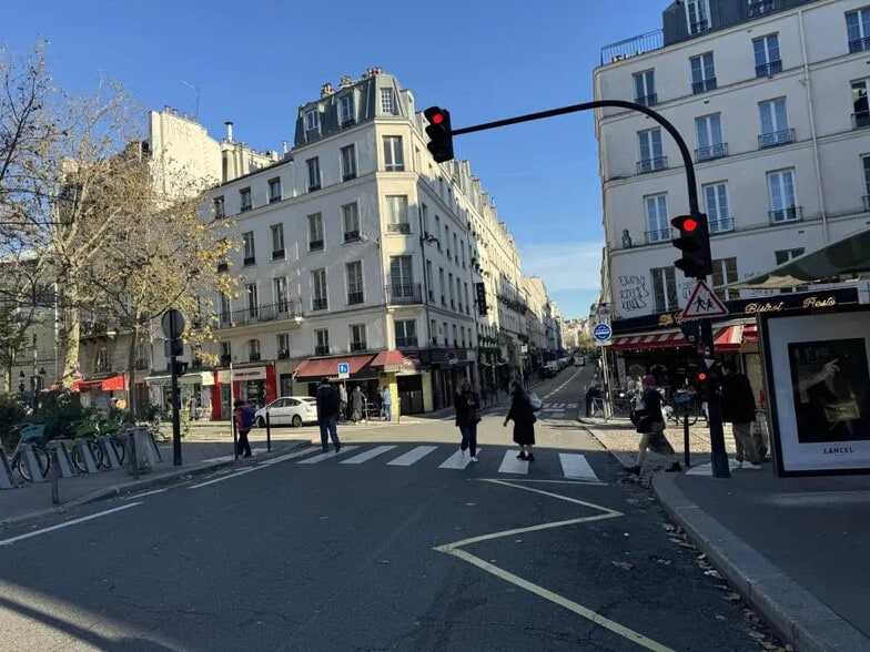 Local commercial dans Paris à vendre - Photo de l’immeuble – Image 1 sur 10