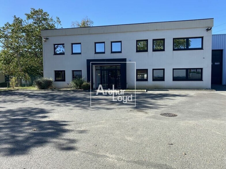 Local d'activités dans Lisses à vendre - Photo de l’immeuble – Image 1 sur 7