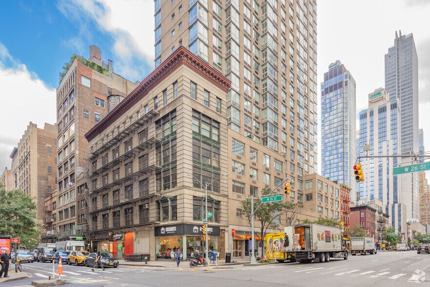 777 6th Ave, New York, NY à louer - Photo de l’immeuble – Image 1 sur 65