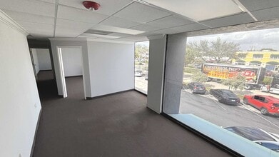 2740 E Oakland Park Blvd, Fort Lauderdale, FL à louer Photo intérieure– Image 1 sur 13