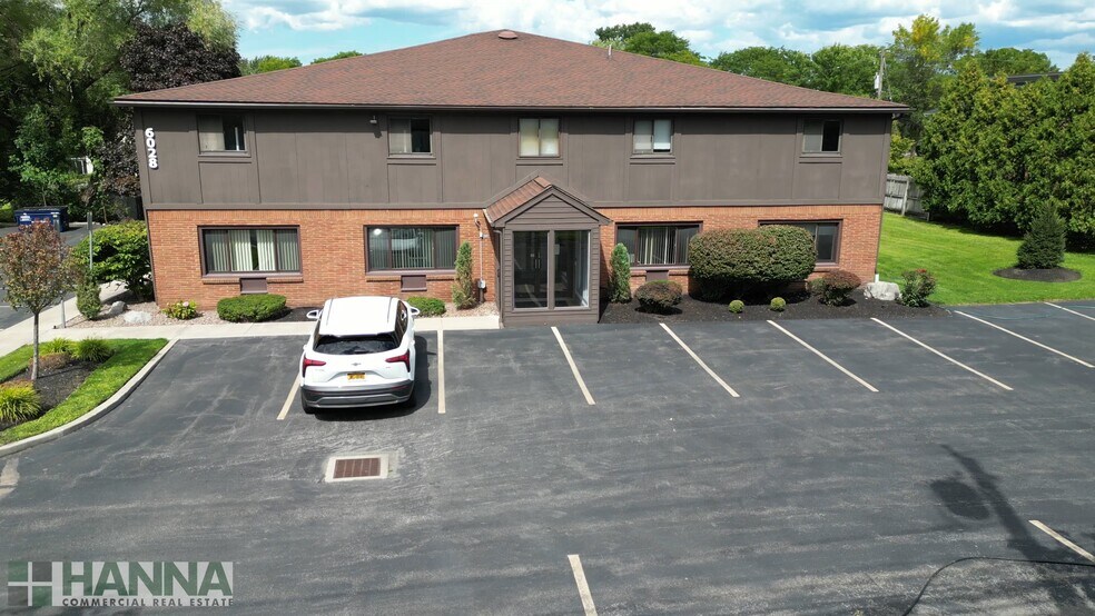 6028 Sheridan Dr, Williamsville, NY à vendre - Vidéo sur l’annonce professionnelle – Image 2 sur 19